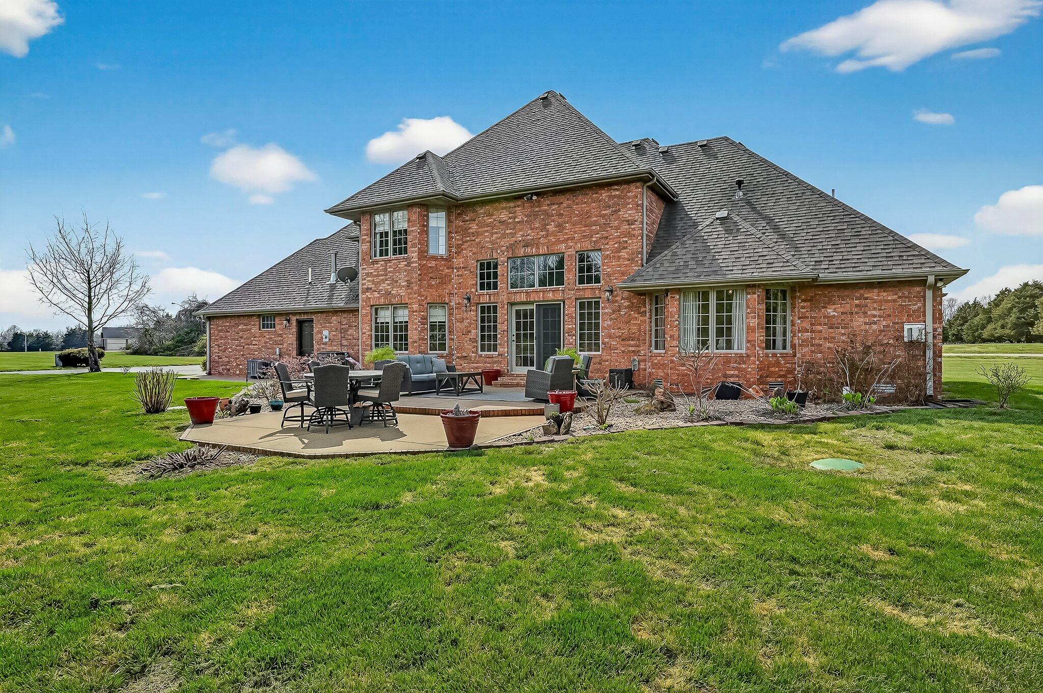 2348 S Farm Road 111