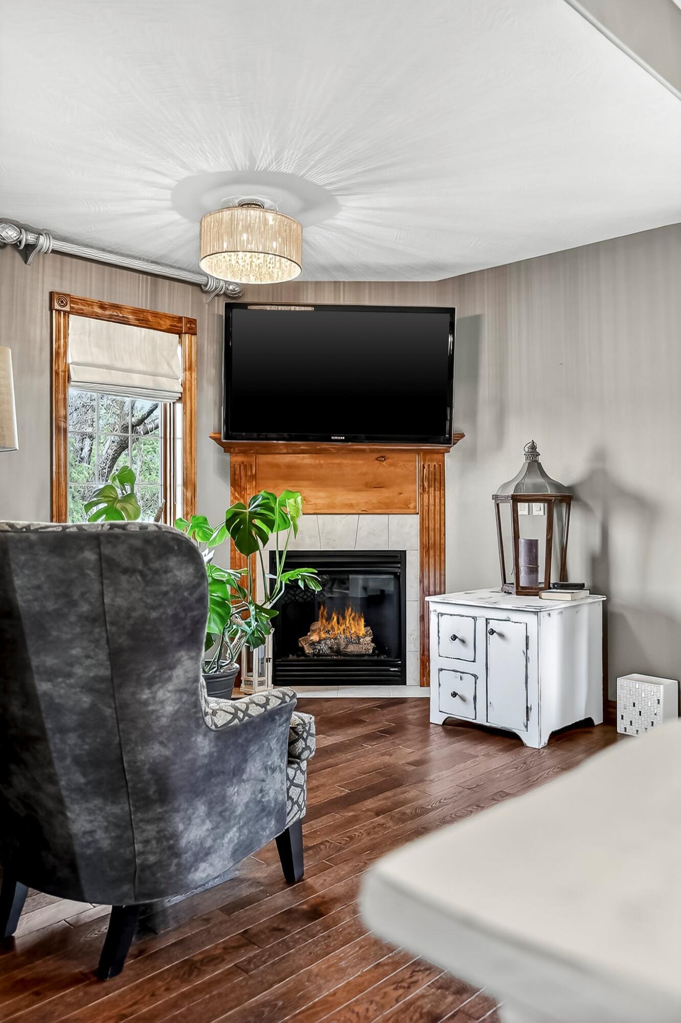 2348 S Farm Road 111