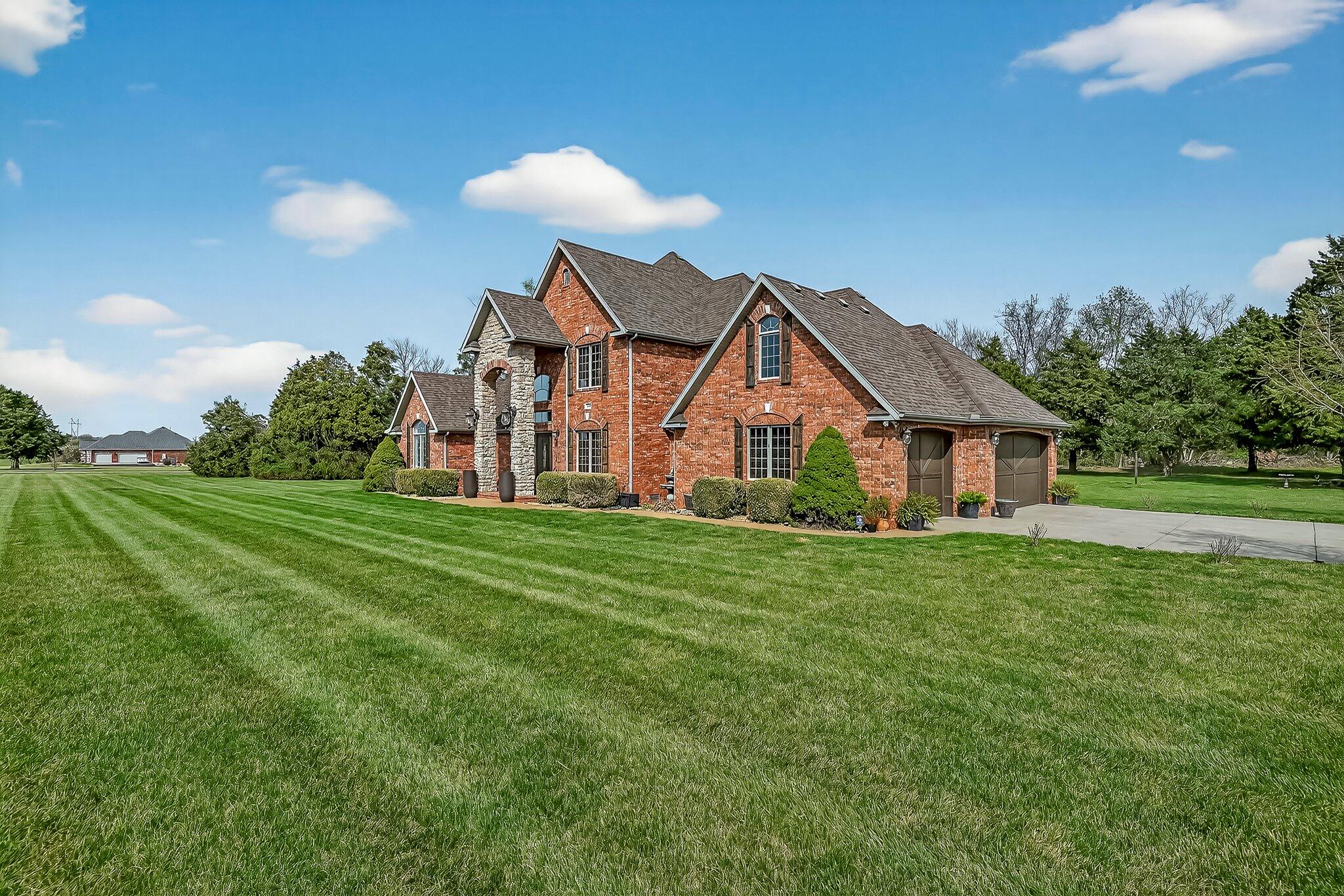 2348 S Farm Road 111