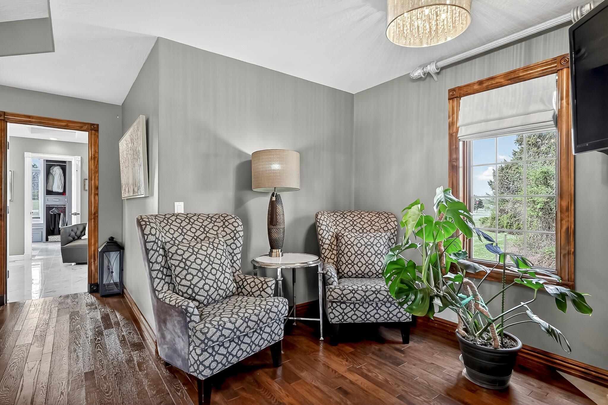 2348 S Farm Road 111