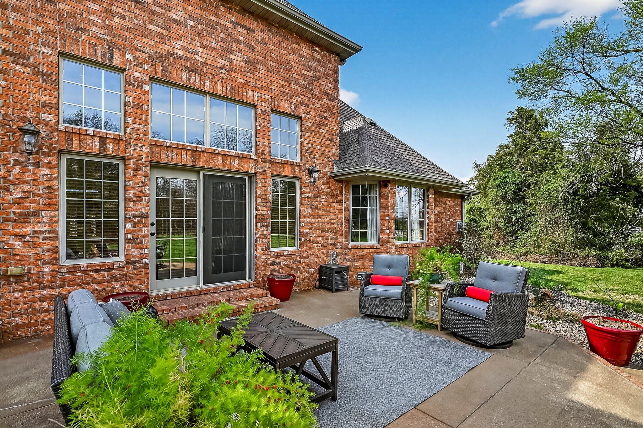 2348 S Farm Road 111