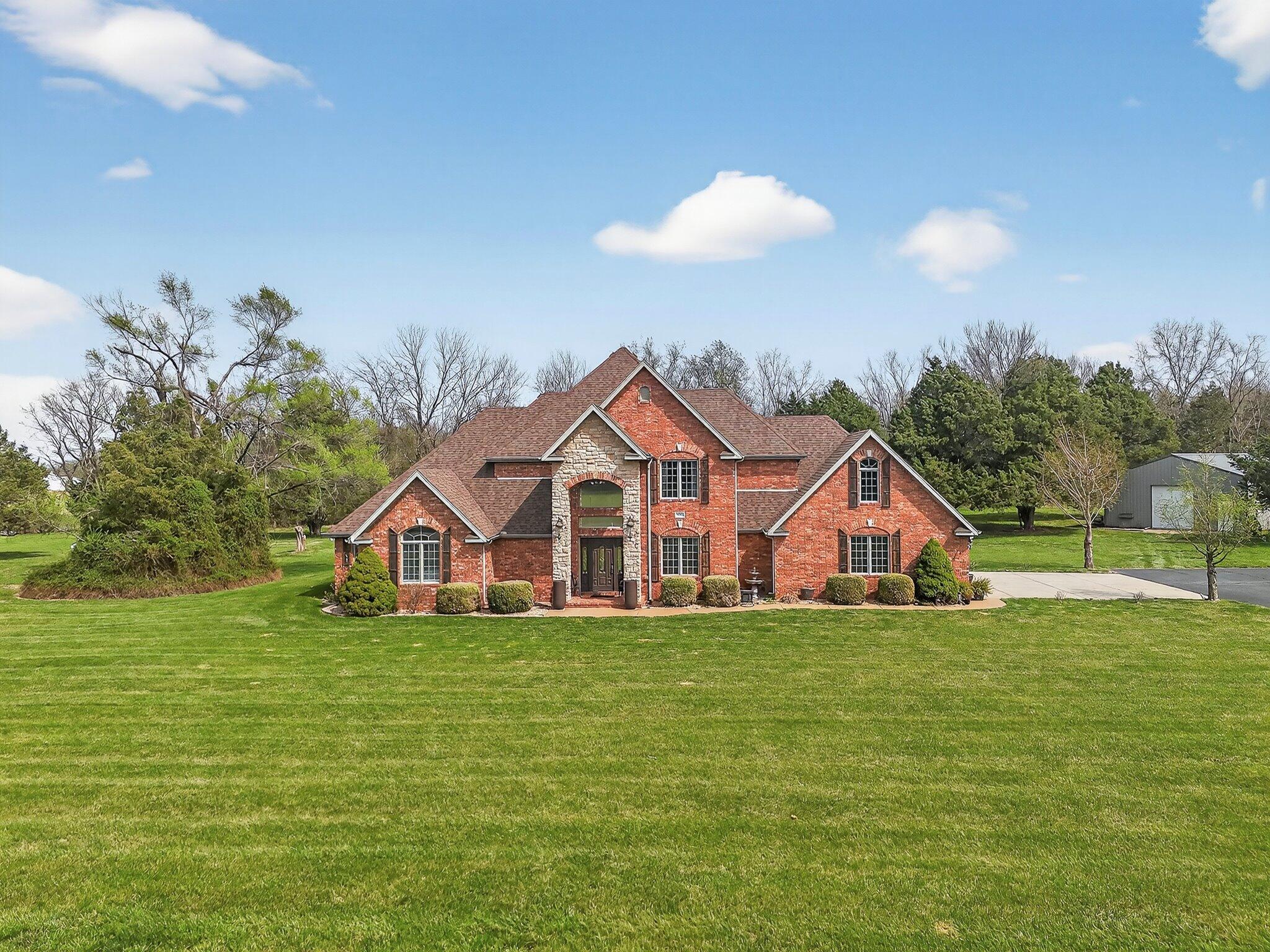 2348 S Farm Road 111