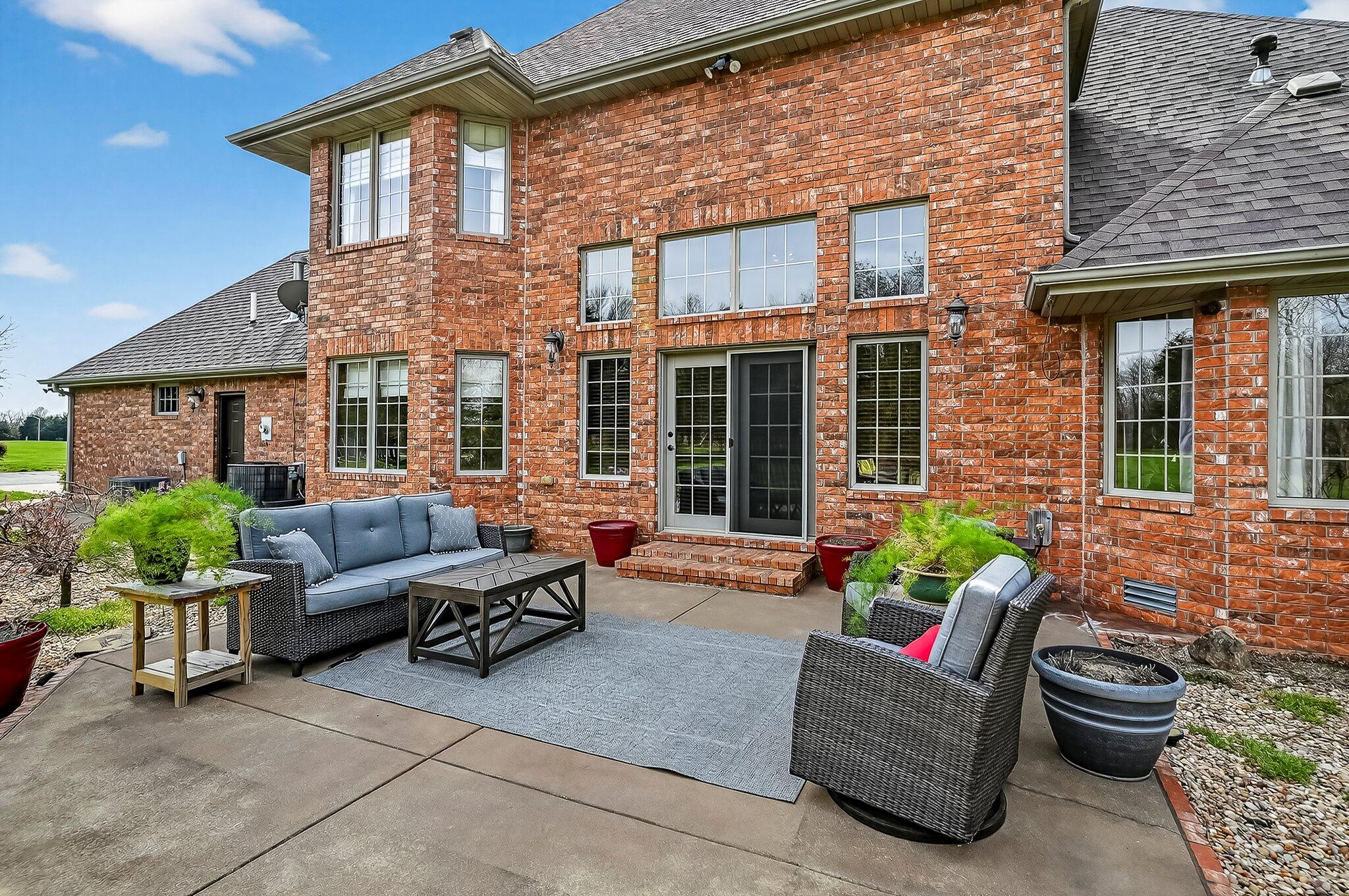 2348 S Farm Road 111