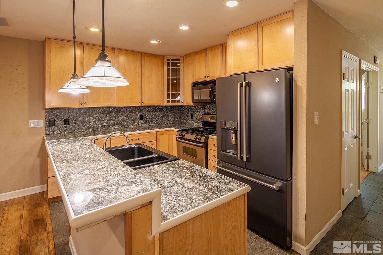 845 Southwood Blvd Unit: 12