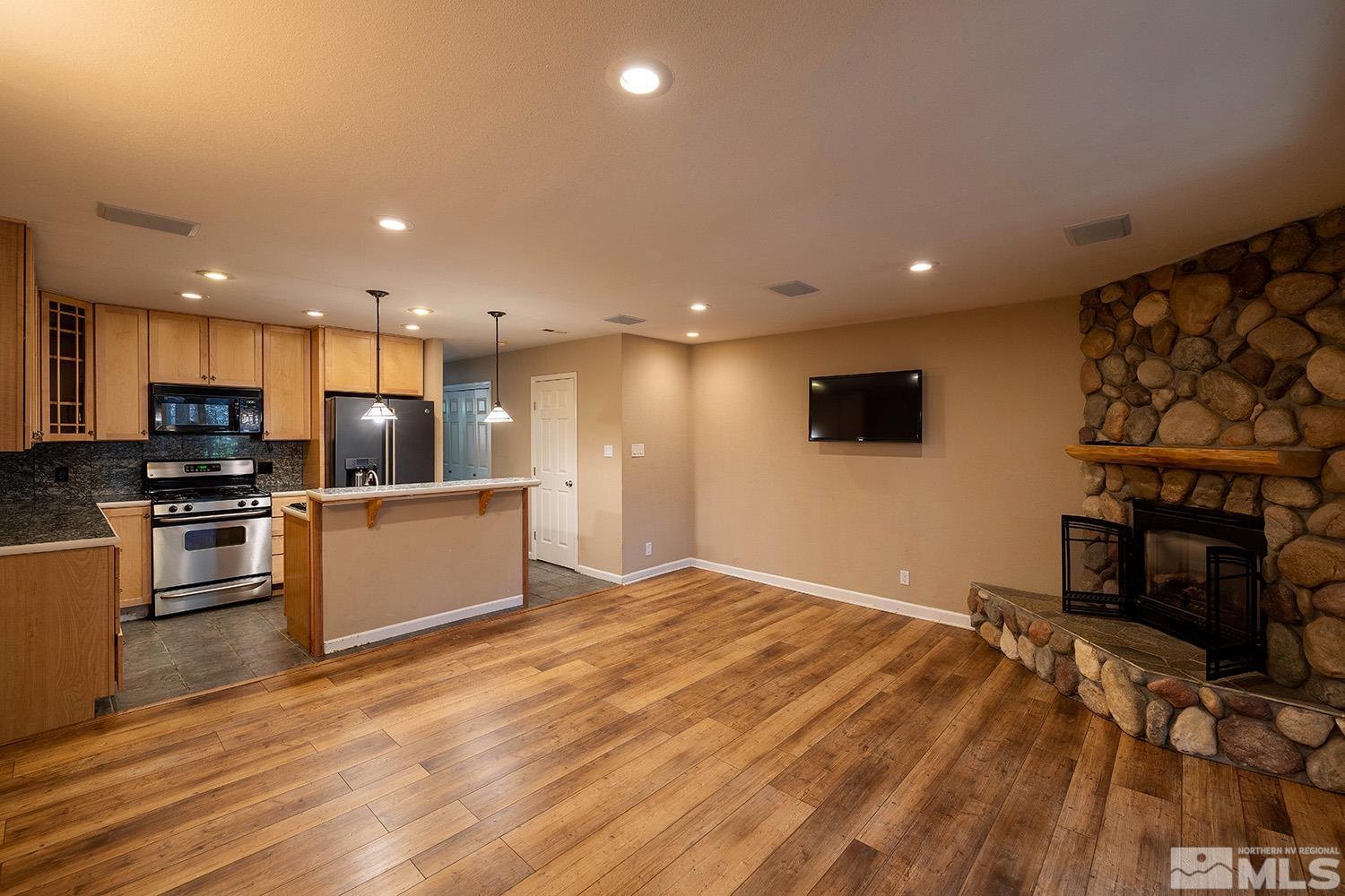 845 Southwood Blvd Unit: 12