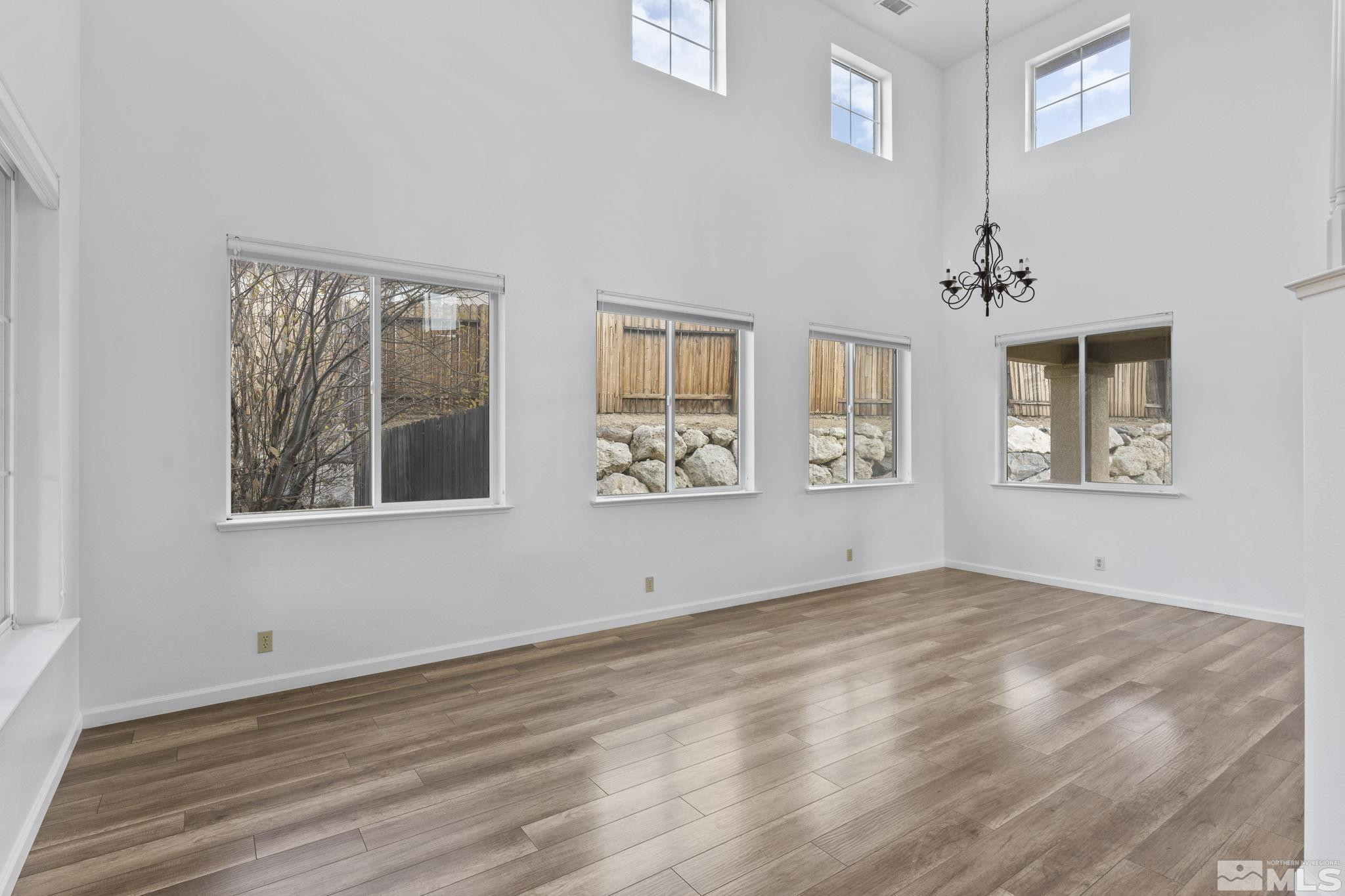 7460 Hunter Glen Drive