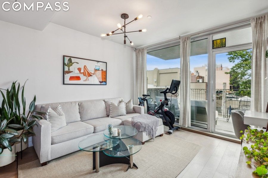 632 Lorimer Street 3R