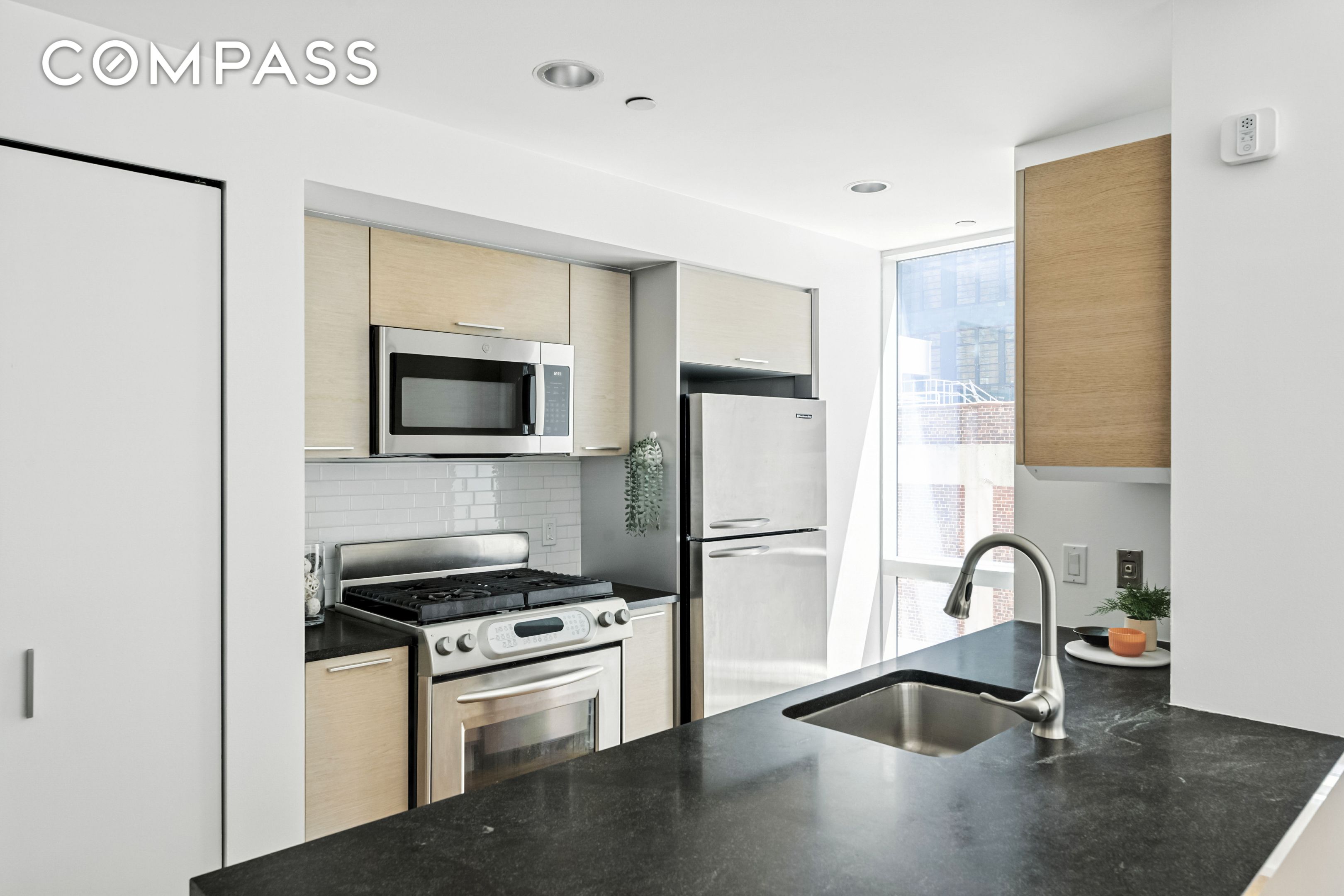 350 W 42nd Street 6K