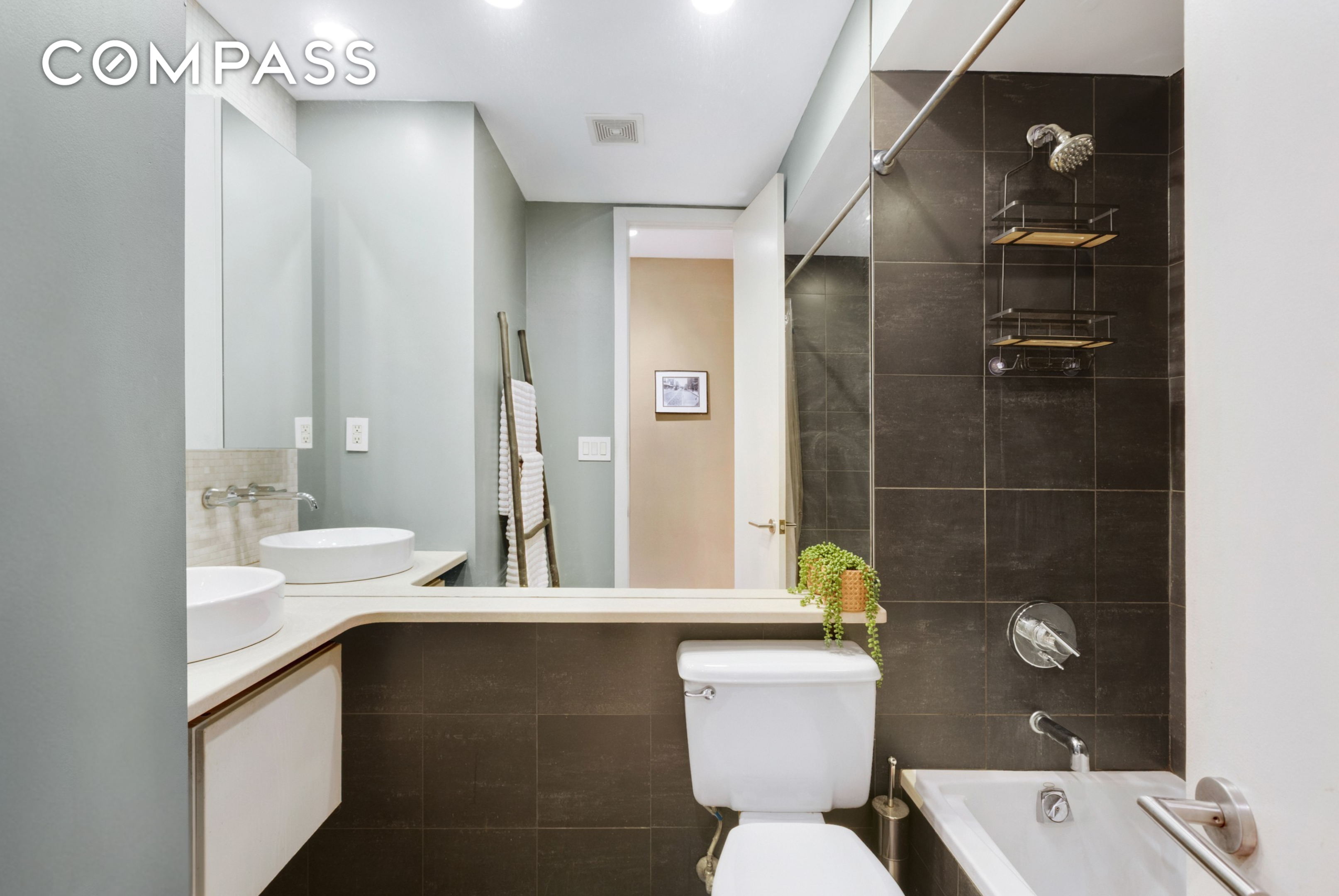 535 Clinton Street 2B