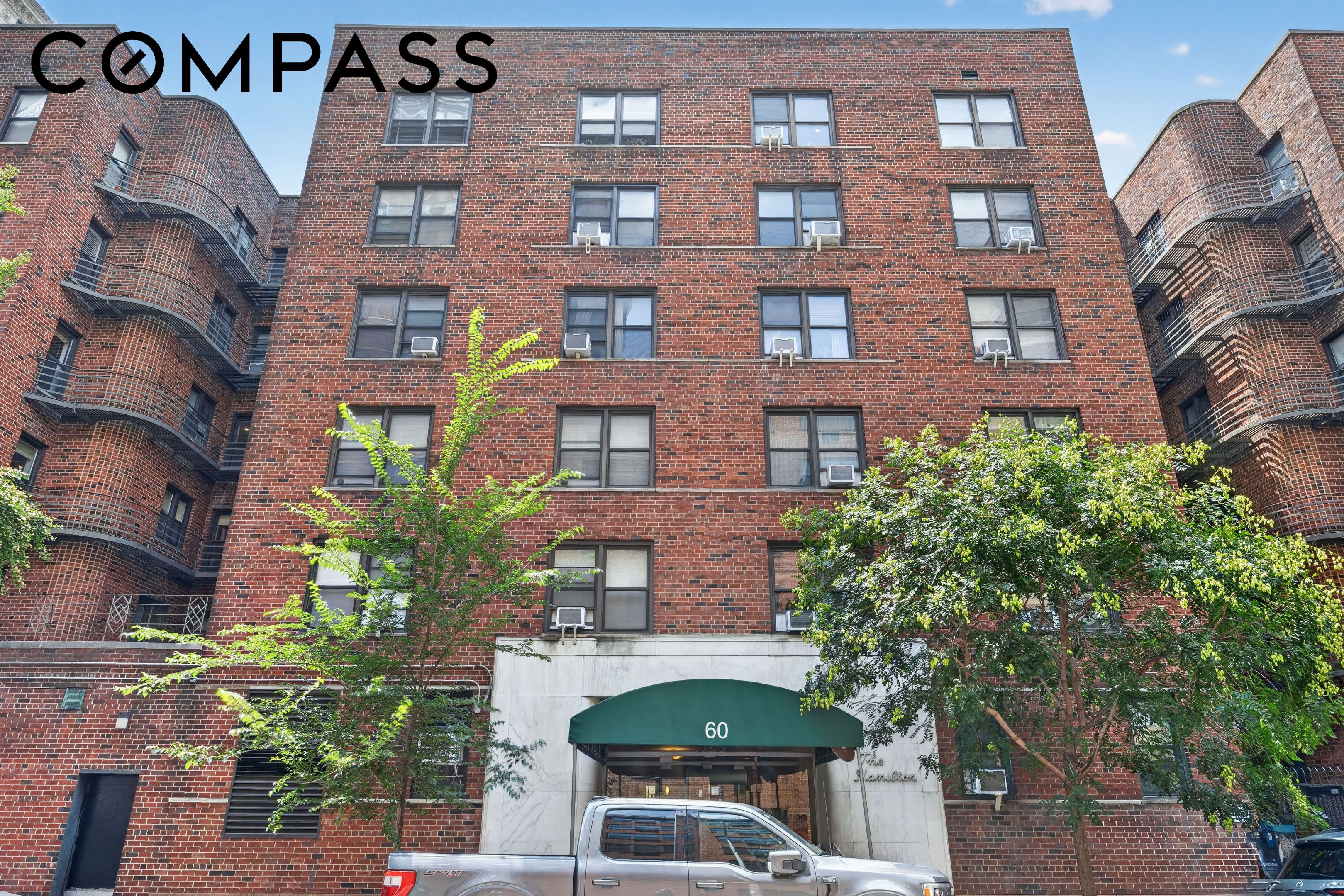 60 E 9th Street 538