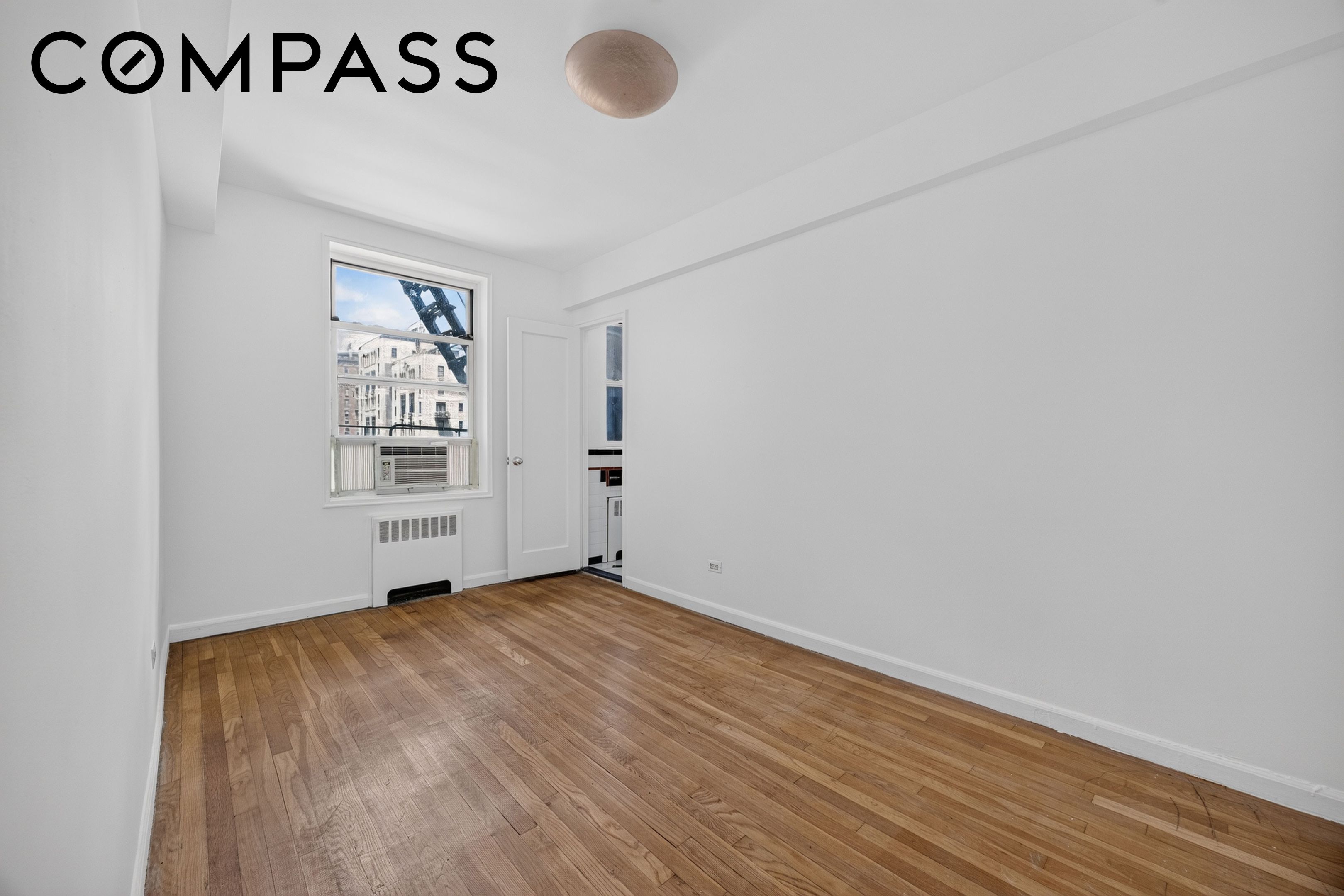60 E 9th Street 538