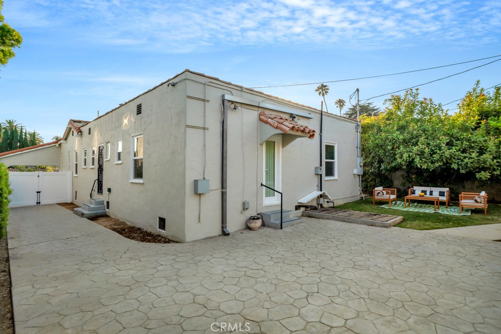 2148 Prosser Avenue
