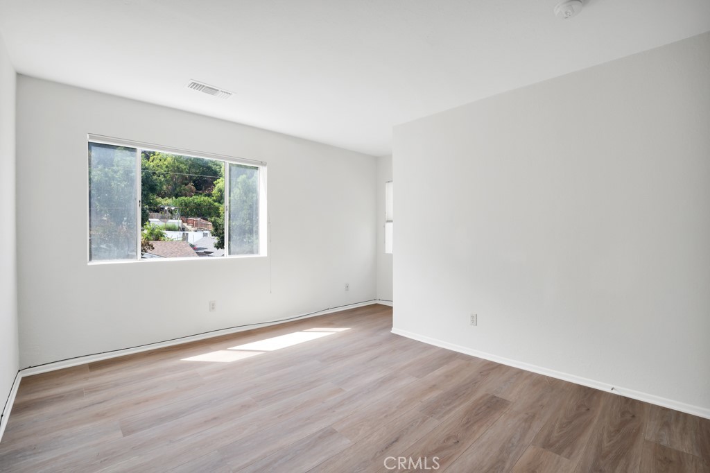 757 E Avenue 43