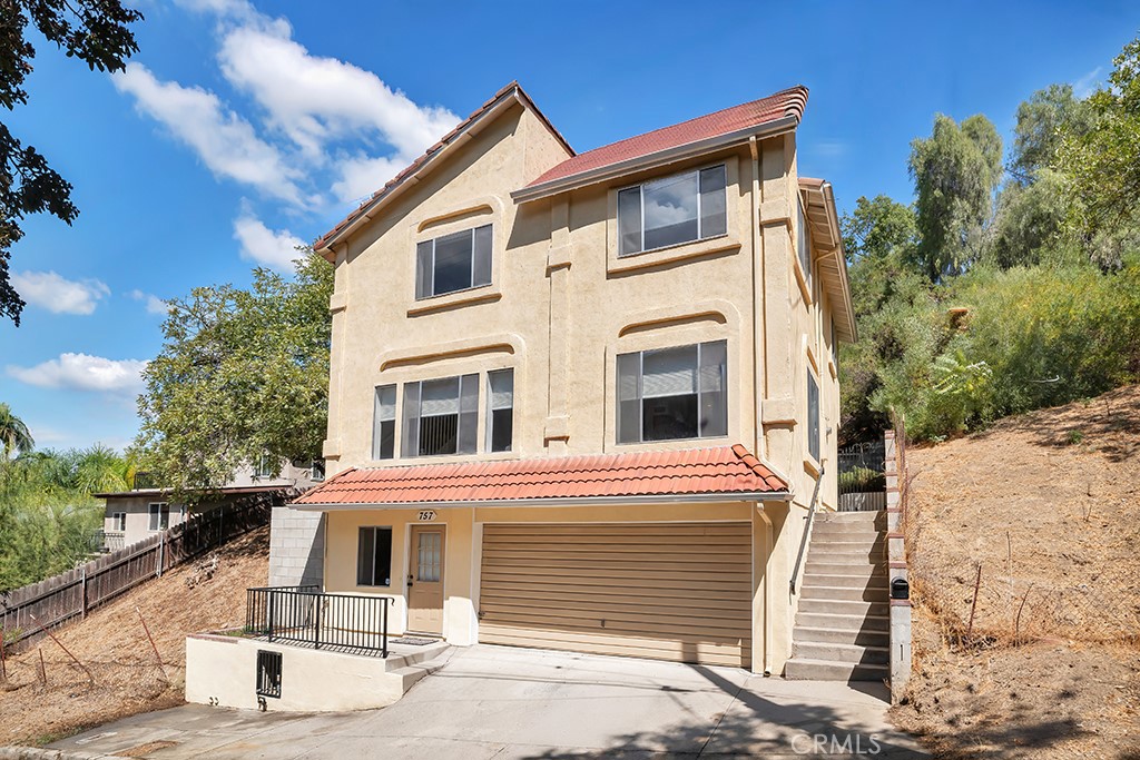 757 E Avenue 43
