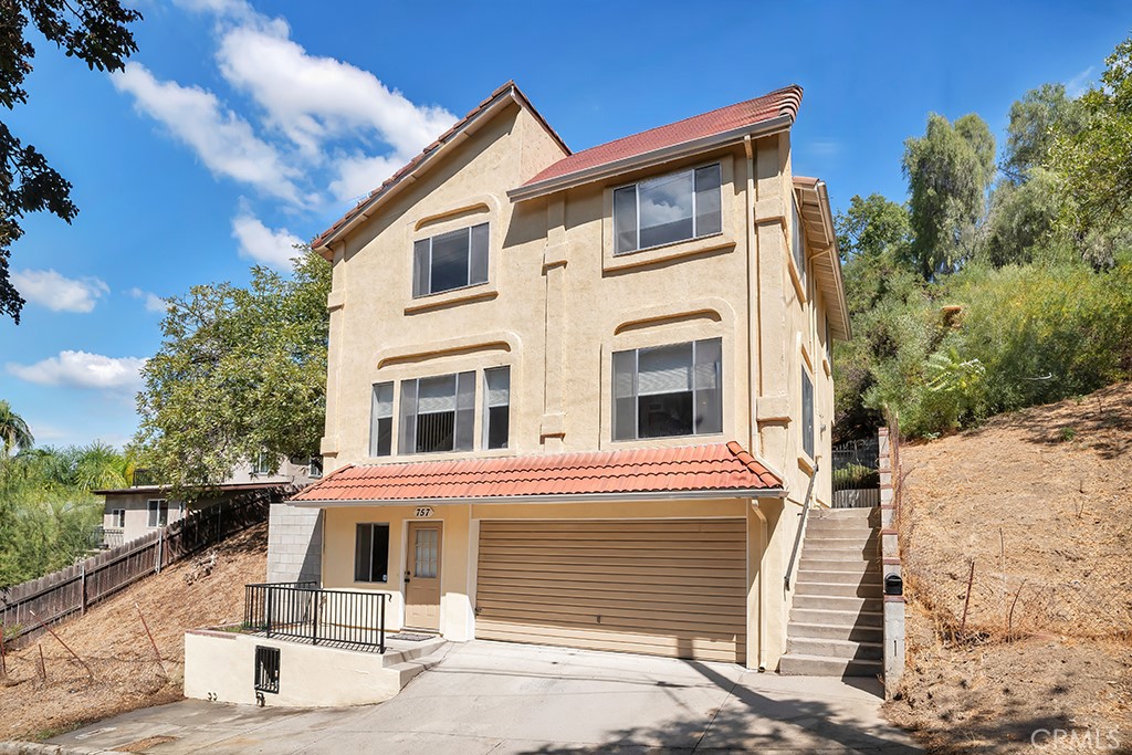757 E Avenue 43