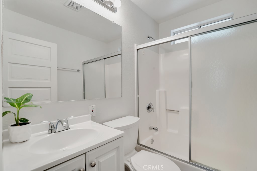 757 E Avenue 43