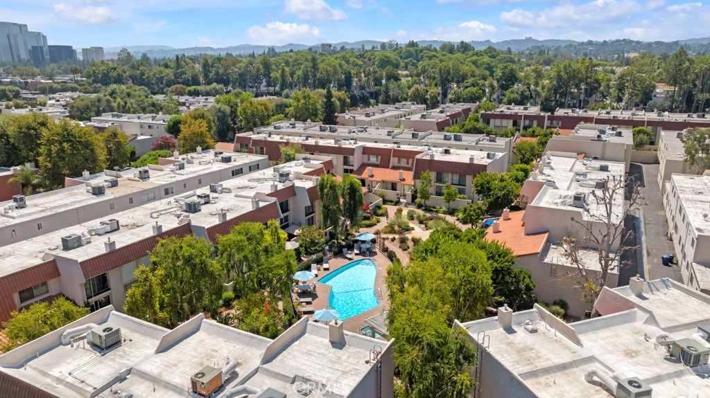 6246 1/2 Shoup Avenue