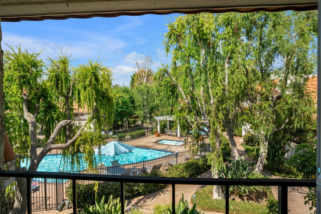 6246 1/2 Shoup Avenue