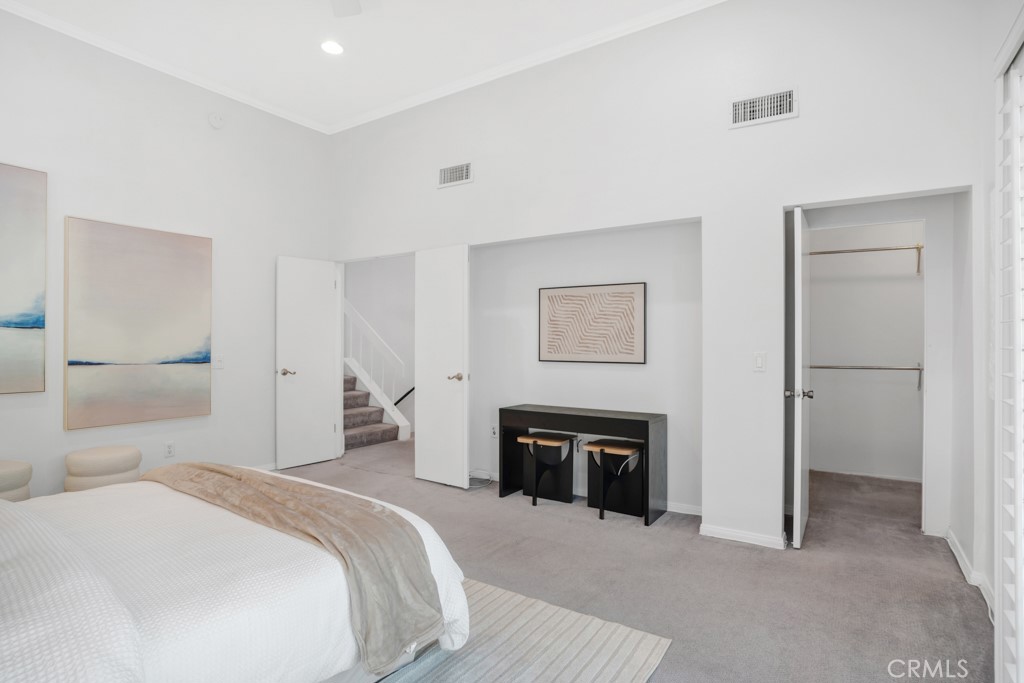 6246 1/2 Shoup Avenue