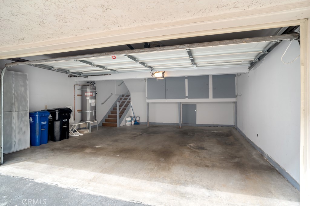 6246 1/2 Shoup Avenue