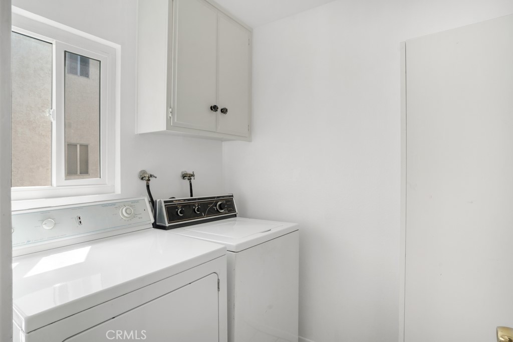 6246 1/2 Shoup Avenue