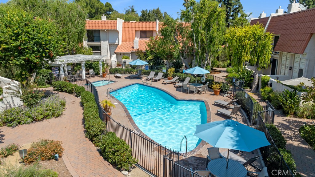 6246 1/2 Shoup Avenue