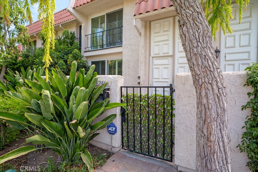 6246 1/2 Shoup Avenue