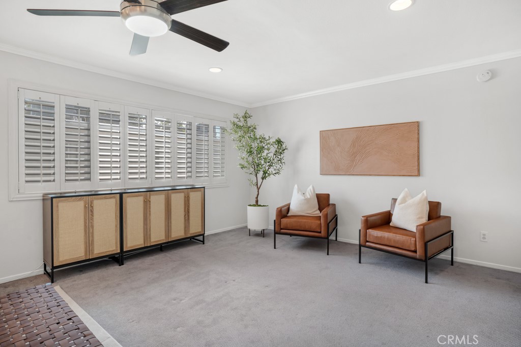 6246 1/2 Shoup Avenue