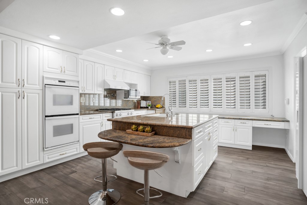 6246 1/2 Shoup Avenue