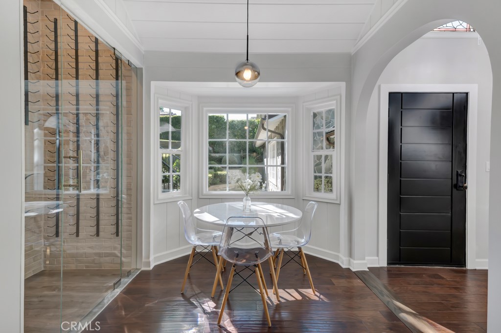12953 Greenleaf