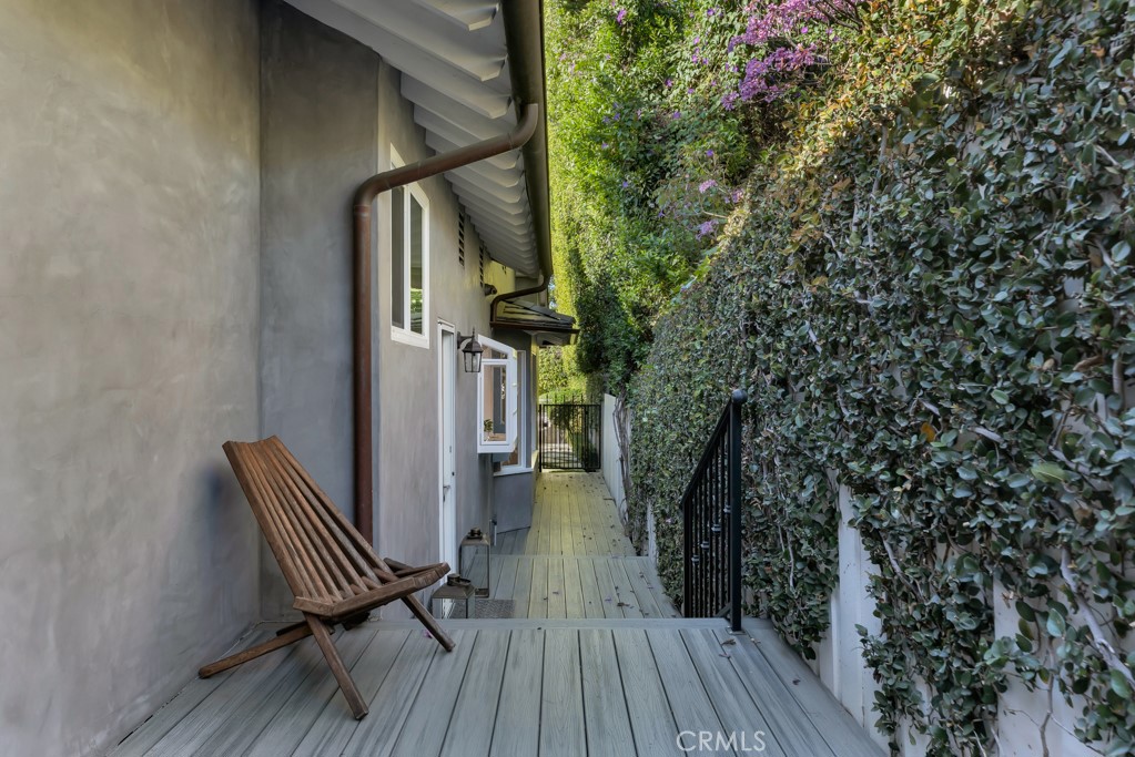 12953 Greenleaf