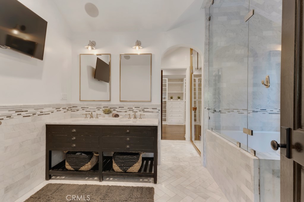 12953 Greenleaf