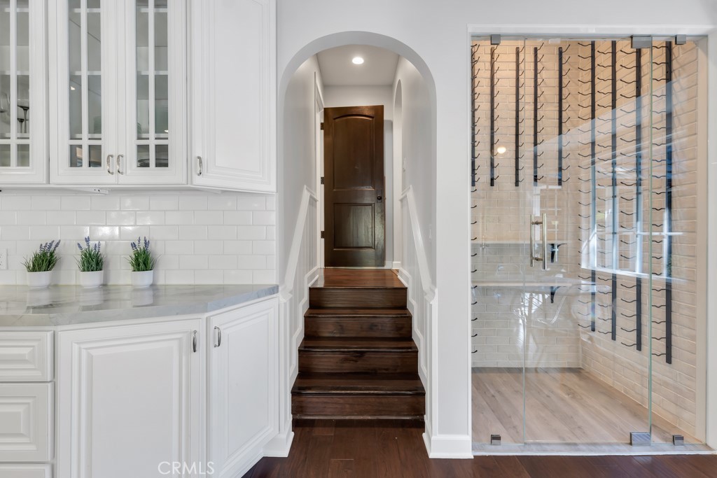 12953 Greenleaf