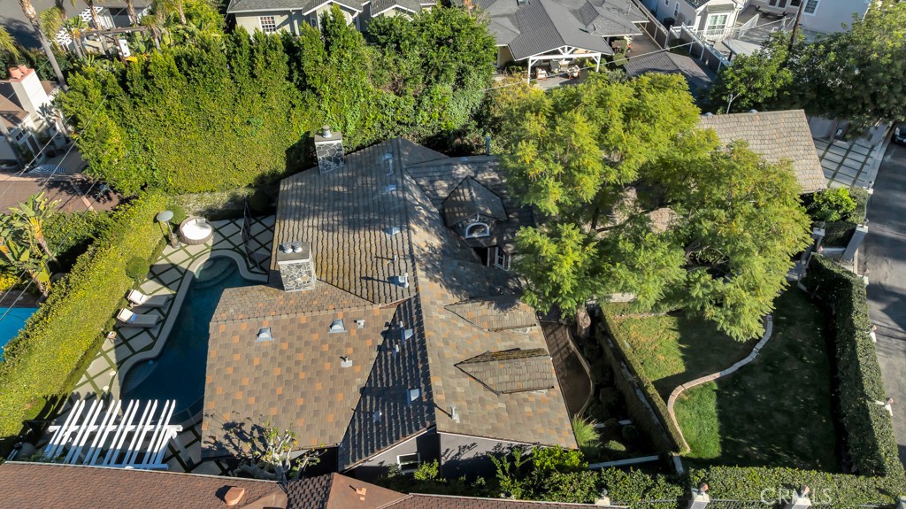 12953 Greenleaf