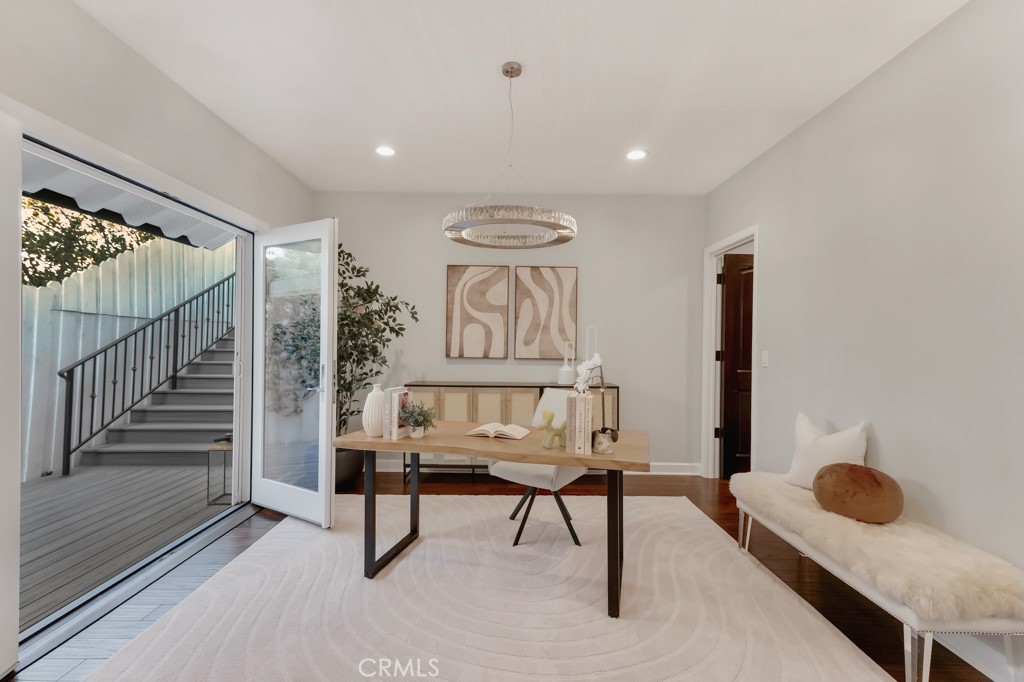 12953 Greenleaf