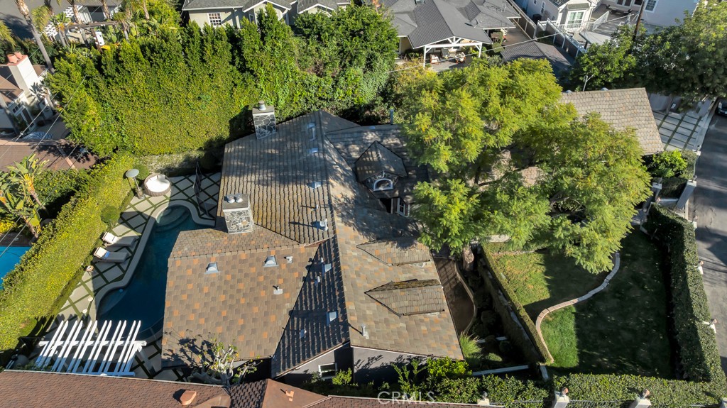 12953 Greenleaf