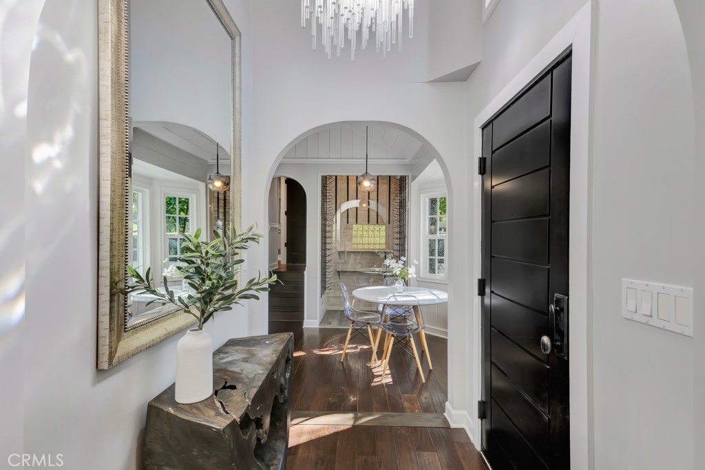 12953 Greenleaf