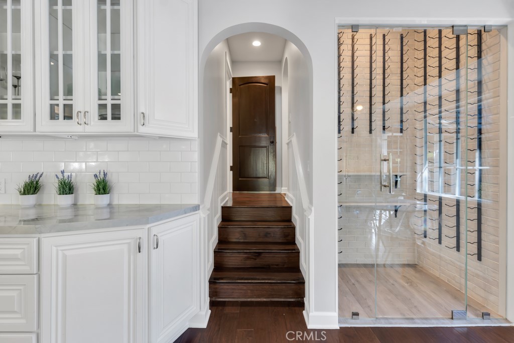 12953 Greenleaf