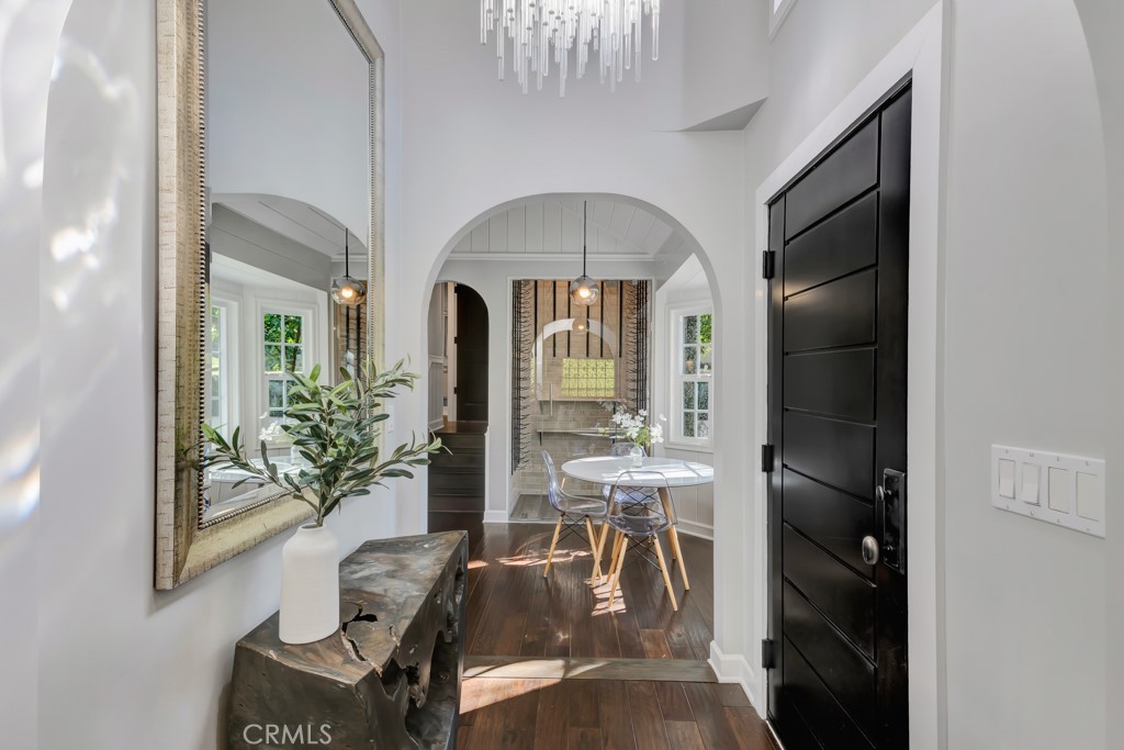 12953 Greenleaf