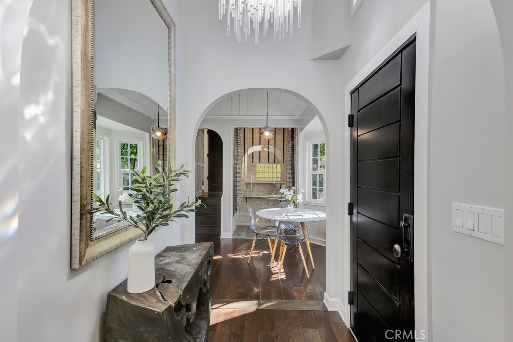 12953 Greenleaf