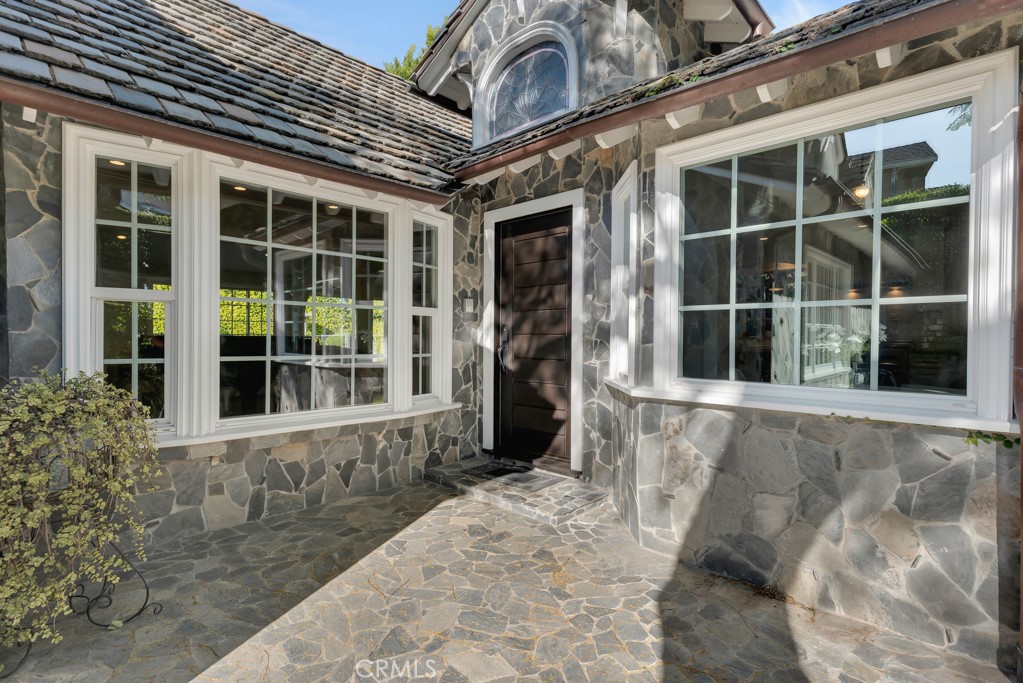 12953 Greenleaf