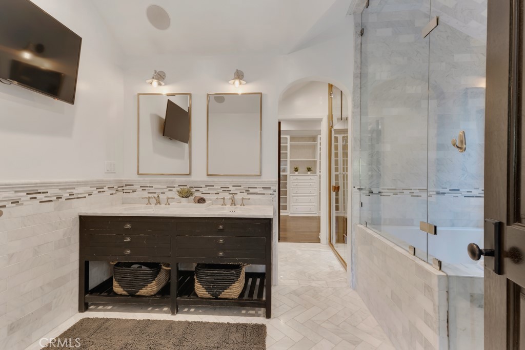 12953 Greenleaf
