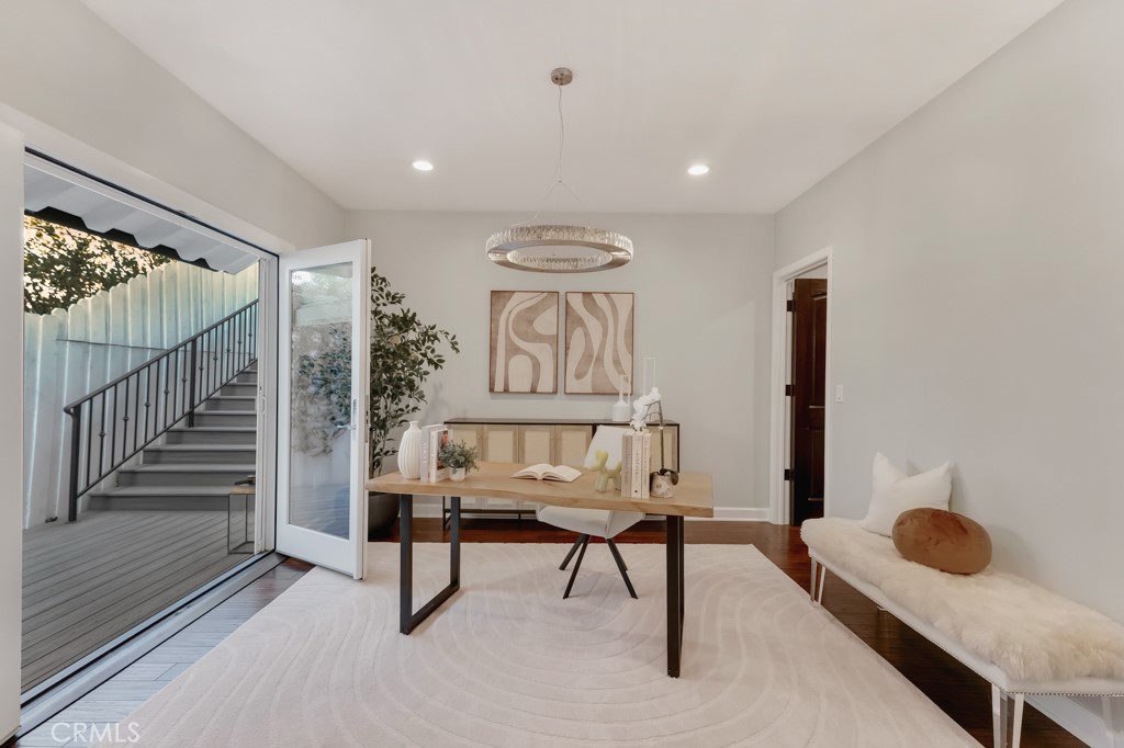 12953 Greenleaf