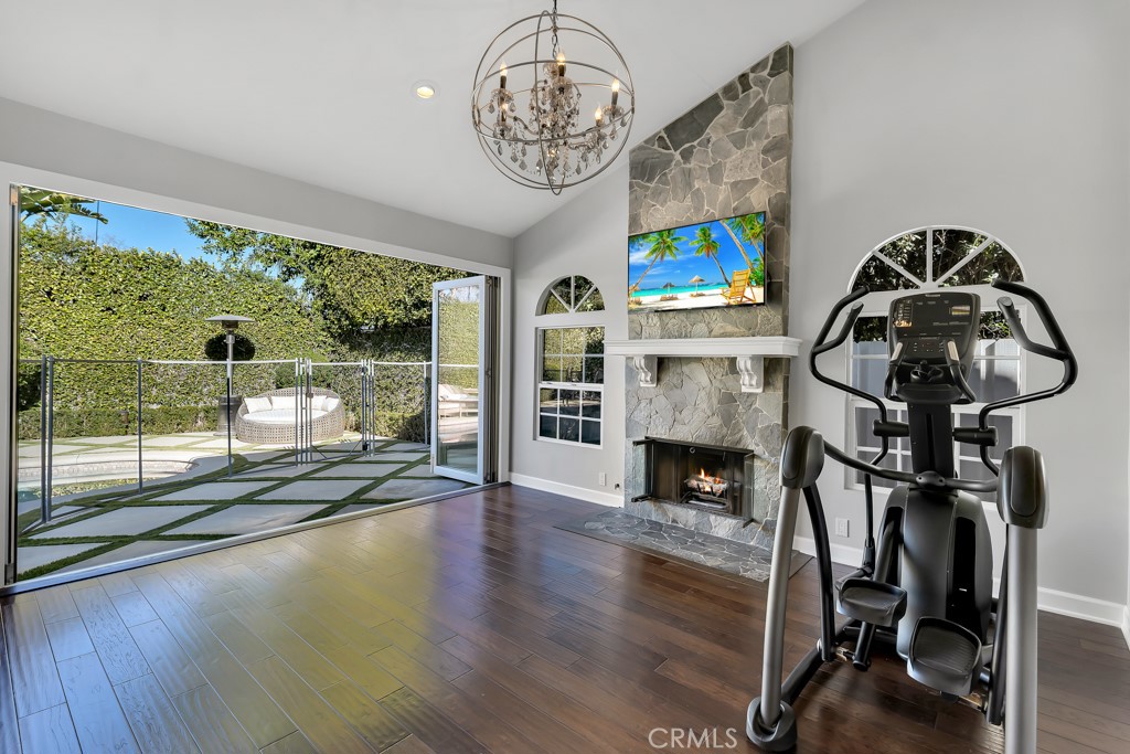 12953 Greenleaf
