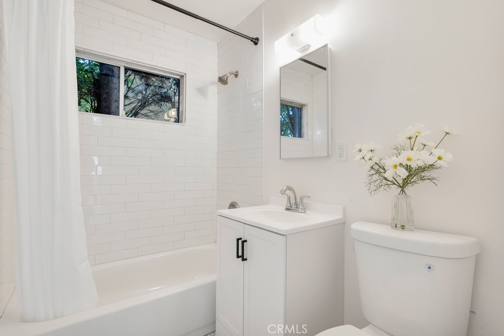 8207 White Oak Avenue
