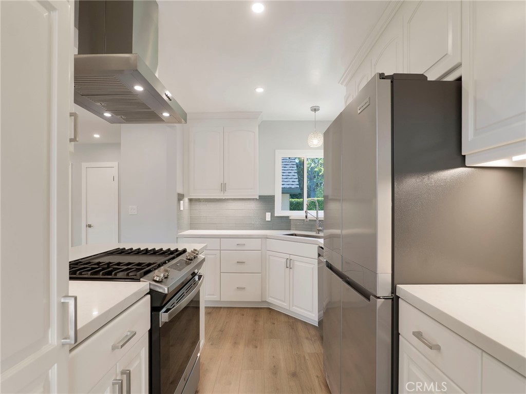 2254 Cross St.
