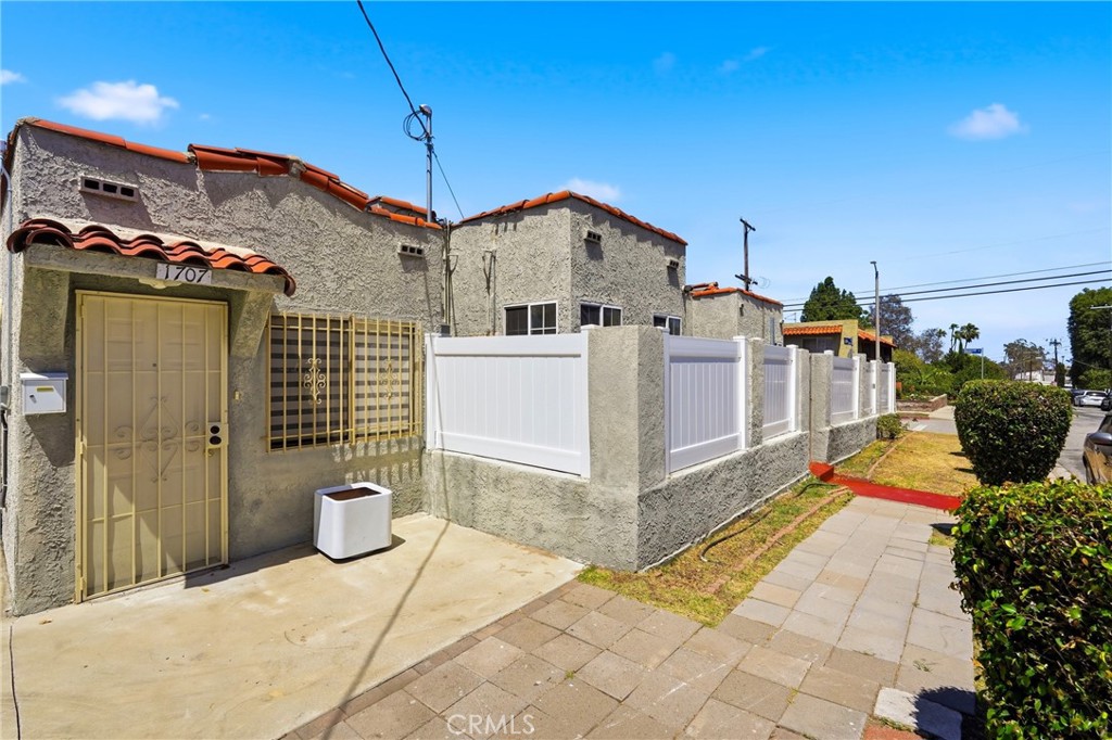 26051 Governor Ave.