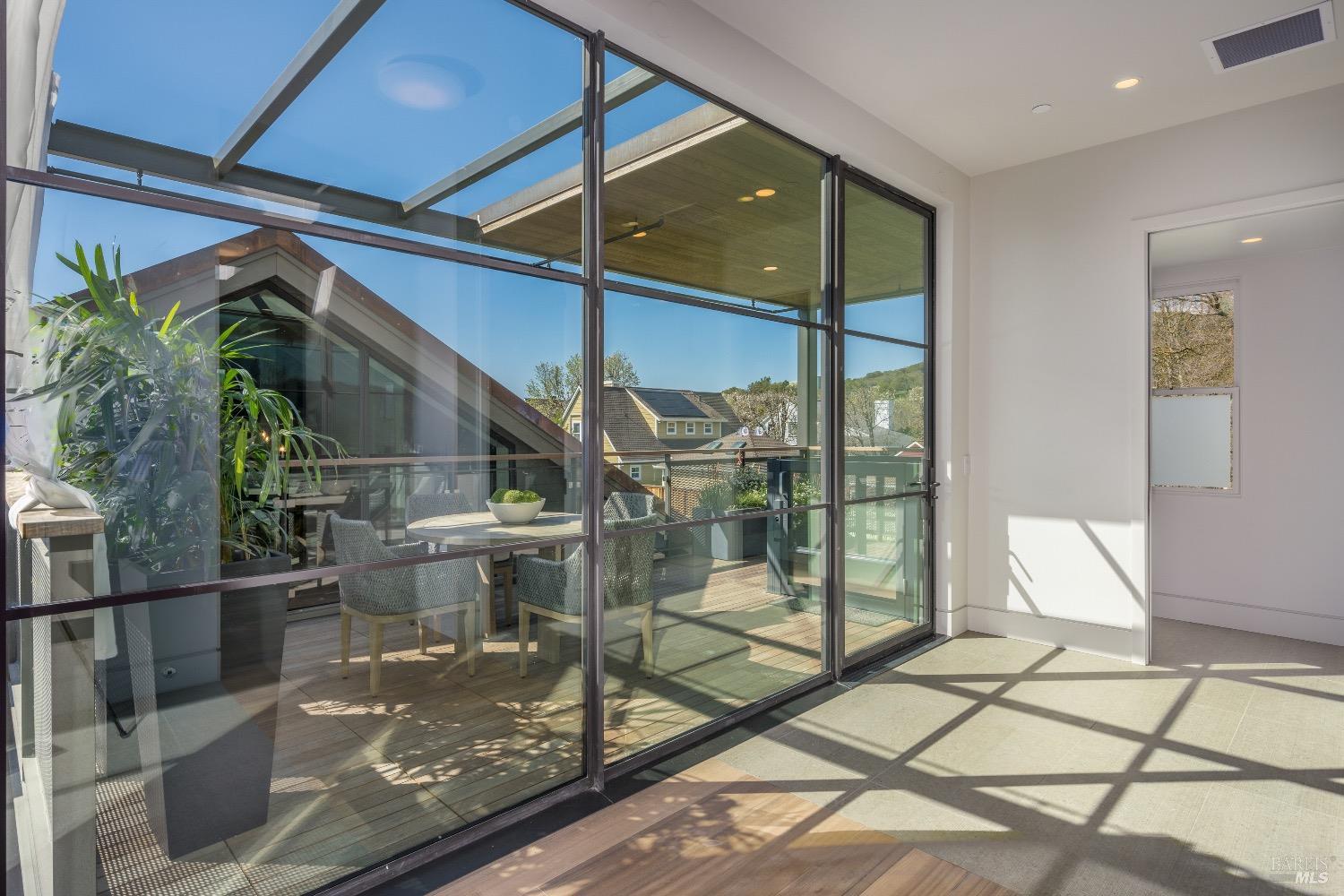301 1st St W