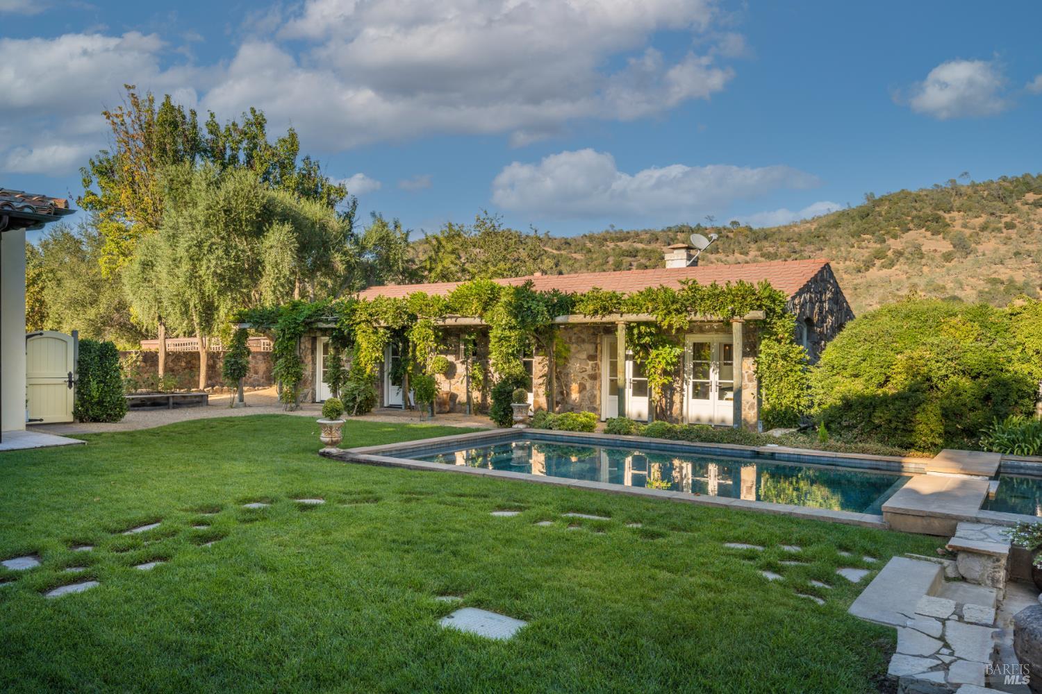 1032 Ponti Road