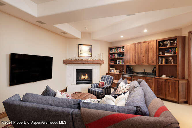 1243 E Cooper Street Unit: Unit A